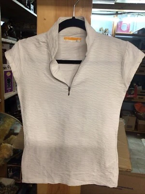 Camisa Lucy Tech feminina extra pequena branca manga gorro ciclismo academia corrida - Imagem 1 de 4