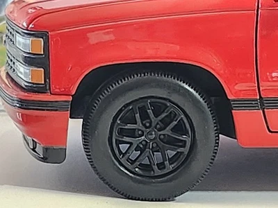 MAISTO МАСШТАБ 1/25 ЧЕРНЫЕ КОЛЕСА С ОСЯМИ ДЛЯ 1993 CHEVY 445 SS - Изображение 1 из 4