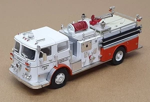 Corgi 1/50 Scale US50804 - Seagrave K Fire Truck Baltimore MD - White/Red - Picture 1 of 6