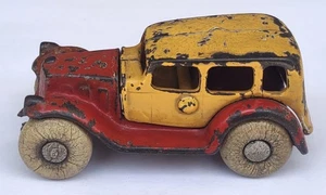 Antica berlina Hubley Take Apart 3 1/2" in ghisa giallo/rosso anni '30 - Foto 1 di 10