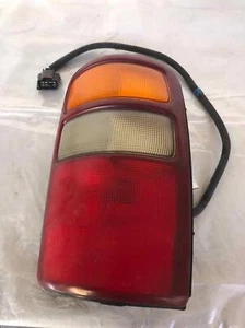 2000 - 2003 CHEVY TAHOE Rear Passenger Tail Light Lamp Assembly Right RH 5.3L - Picture 1 of 15