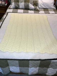 Gelbes gehäkeltes Baby Afghan 37”x44” Kleinkind warm handgefertigt - Bild 1 von 3