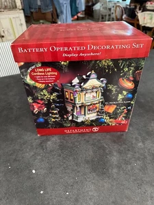 DEPT 56 Snow Village St Nick's Toy Land beleuchtetes Haus Deko Weihnachten Vintage - Bild 1 von 2