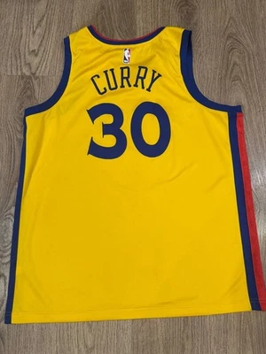 CAMISETA NIKE DE LA NBA 912101-728 TALLA XL Golden State Warriors #30 de Stephen Curry Foto 1 de 4