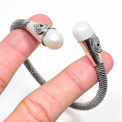 Natural River Pearl Ethnic Bracelet Adjustable Q778 - Image 1 of 4