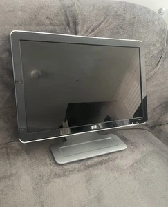 HP Pavilion W1907s 19-inch Wide-Screen LCD Monitor with stand and sound - Picture 1 of 5