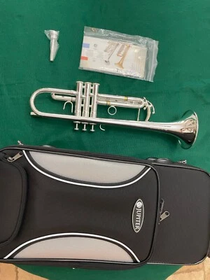 Trompeta Jupiter JTR1100S Intermedia, BB Plateada Con Estuche Al Caja, Nunca  Foto 1 de 4