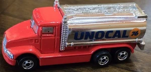 3⅛" Hot Wheels 1/64 Scale 1995 Tanker UNOCAL 76 Big Red Chrome Truck - Picture 1 of 9