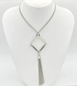 "Collar minimalista con borla colgante en forma de diamante tono plata 27""" - Imagen 1 de 4
