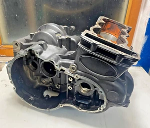 Cárter Triumph Sprint ST 955i (T695) - Imagen 1 de 8