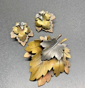 Leaves Brooch Pin & Earring set Fun Metallic Color Leaf 1" and 2" in size vintag - Picture 1 of 12