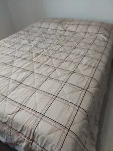 QUEEN COMFORTER MARRONE/NERO QUADRI 2 P/COPERTINE DECORATIVE/2 COPRICUSCINI - Foto 1 di 7