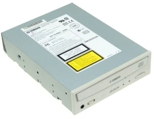 Drive Burner SCSI 50-PIN Yamaha CRW8824S 8x/8x/24x Cd-Rewritable 5.25'' Inch - Picture 1 of 3