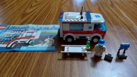 LEGO CITY: Ambulance (7890)