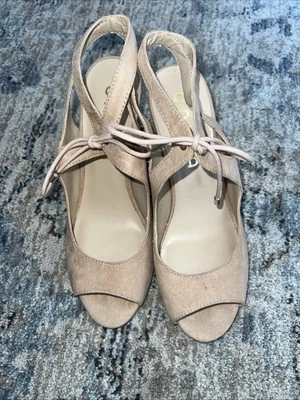 Unisa女鞋8.5米米色露趾休闲花边领带细高跟鞋柔软 — 第 1/4 张图片