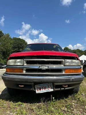 98 99 00 01 02 03 04 05 BLAZER S10/JIMMY S15 Front Door Right Foto 1 de 4