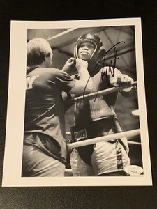Larry Holmes Signed Type 1 Boxing Photo JSA COA Vintage Boxing Auto Action Shot - Picture 1 of 3