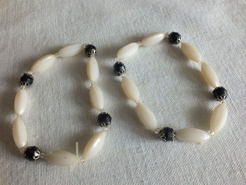 OFF WHITE Bellissimo Bracciale Elastico Set 2 Perline Plastica Nero Off White Forse Fatto a Mano