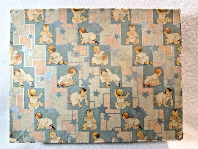 TAMPA DE CAIXA VINTAGE com resgate de bebês - Bom demais para jogar - 10" x 7 3/4" x 3" - Imagem 1 de 4