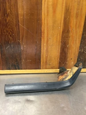 Triumph TR6 70-76 • Almohadilla de choque inferior original del tablero, lado del pasajero. Usado. KT1635 Foto 1 de 4