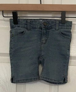 DKNY little girls jean shorts size 5/19" waist w/ stretch 4" inseam - Picture 1 of 8