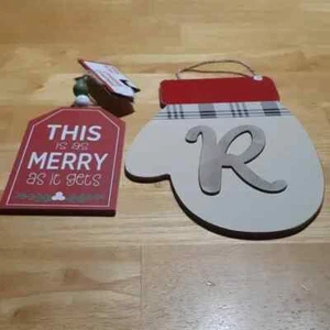 Holiday Style Wooden Monogram "R" Wall Sign & Ornament New - Picture 1 of 4