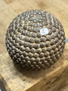 N.2 Ancienne Boule en Bois Cloutée Diamètre 10 cm , Poids 1110 Grammes. - Picture 1 of 3