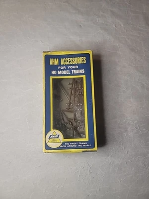Accesorios AHM escala HO #5610:98 postes de teléfono (12 piezas) Foto 1 de 4