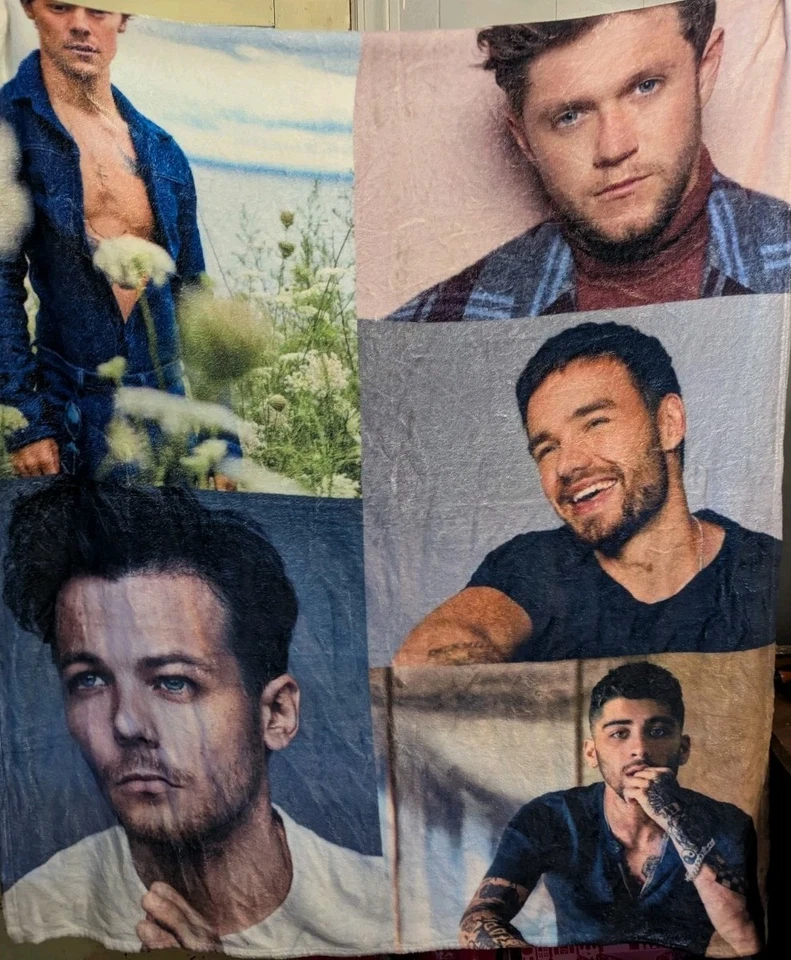 One Direction Throw Fleece 58x48 - Image 1 of 2