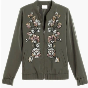 CHICO'S EMBROIDERED BOMBER JACKET Size 0 (S -4/6 )#2109-E - Picture 1 of 5