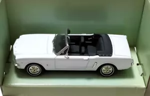 SCHUCO JUNIOR LINE 1:43 AUTO DIE CAST FORD MUSTANG CABRIO BIANCO ART 27236 - Foto 1 di 2