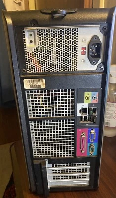 Computadora de escritorio Dell OptiPlex 790 (unidad de disco duro de 1 TB, Intel Core i3-2120, 3,2 GHz, 16 GB) - negra Foto 1 de 4