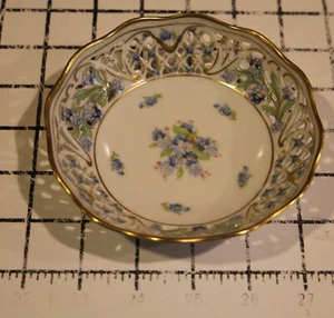 Schumann Arzburg durchbohrte runde Schale VERGISSMEINNICHT CHALET 5" goldene Krone - Bild 1 von 10
