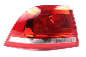 VW TOUAREG 7P Rear Left Taillight 7P6945095F NEW GENUINE - Picture 1 of 3