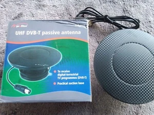 DVBT 1 + 2 Universal DIGITAL ANTENNE NEU Saugnapfhalter nur 12cm Durchmesser - Picture 1 of 4