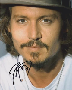 JOHNNY DEPP Original Autogramm signiertes Großfoto Top Portrait - Bild 1 von 2