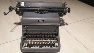 Vintage Antique year 1930's Manual Typewriter ROYAL  Gray MADE CANADA - Imagen 1 de 12