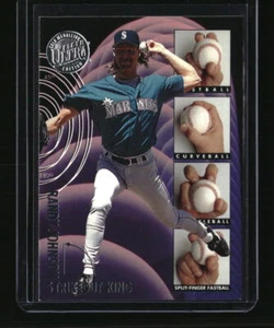 1995 Ultra #3 Randy Johnson Strikeout Kings Gold Medallion - Picture 1 of 2