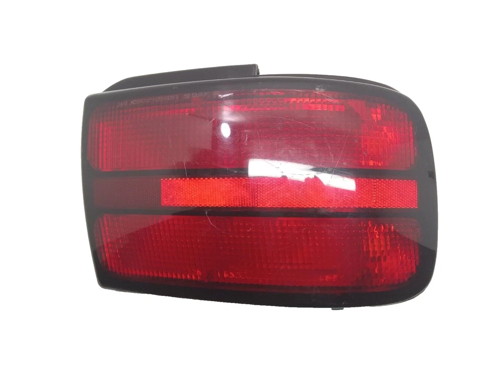 Oldsmobile Achickva 1992 luz trasera derecha fabricante de equipos originales, 166-01452A Foto 1 de 4