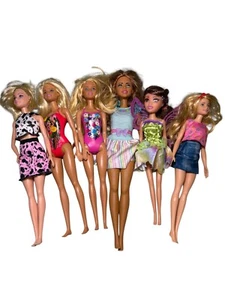 Lot Of Dolls 6 Included Most Barbie Dolls And Couple Odd. - Picture 1 of 1