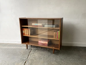 1960’s mid century bookcase by Avalon with sliding glass doors - Picture 1 of 6