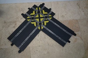 Scalextric Pista Sportiva 90° Crossover Angolo Crossing C8210 Cross Over Ottimo - Foto 1 di 6