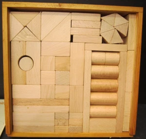 Holzbausteine, in Holzbox, ca. 3,6 kg, Inhalt siehe Hauptbild - Bild 1 von 6