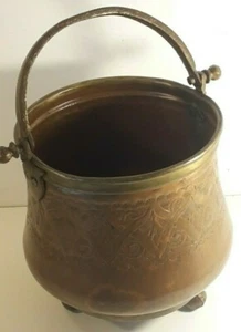 PORTAVASO IN RAME-VINTAGE-PAIOLO-CASSERUOLA-TEGAME-PENTOLA-VASO-FIORIERA-C/TAVOL - Foto 1 di 12