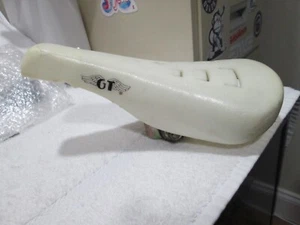 Old school Viscount Bmx GT wing logo bicycle seat white 2188 - Picture 1 of 12