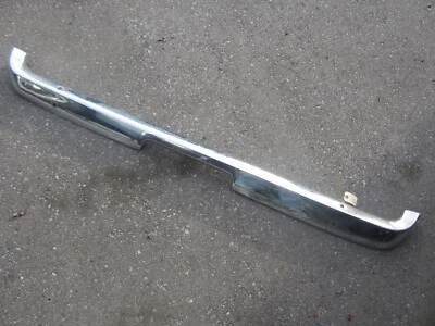 Parachoques trasero Ford Mustang 64-66 usado Foto 1 de 3