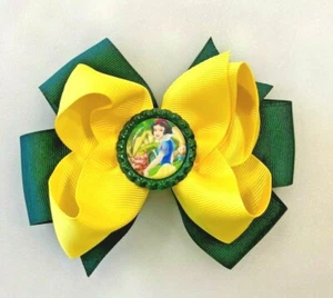 Beautiful Green and Yellow Snow White inspired hairbow for girls.  - Picture 1 of 3