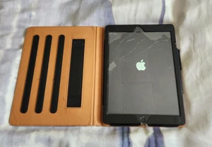 Apple iPad Air A1474 Tablet, 16GB, 9,7", WiFi Only, A7 Prozessor, mit Akku - Bild 1 von 14