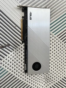 ASUS Hyper M.2 X16 Gen5 Card (Pcie 5.0/4.0) Supports Four Nvme M.2 Devices - Bild 1 von 6