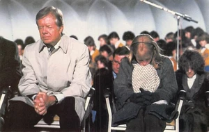 Postcard Washington DC: Jimmy Carter & Amy Praying for Hostages in Iran, 1980 - Picture 1 of 2